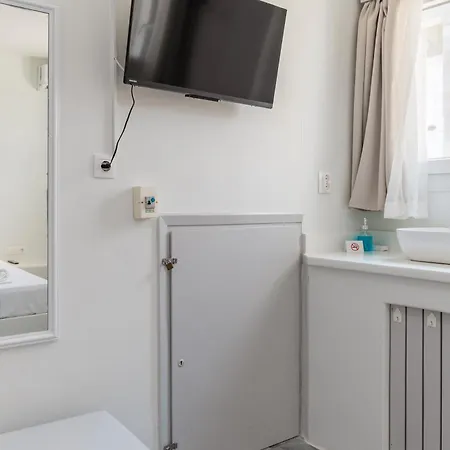 Gasthuis A Tinian 1 3*