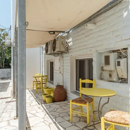 A Tinian 1 Πανσιόν