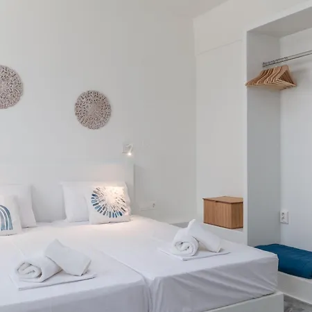 A Tinian 1 3* Tínos