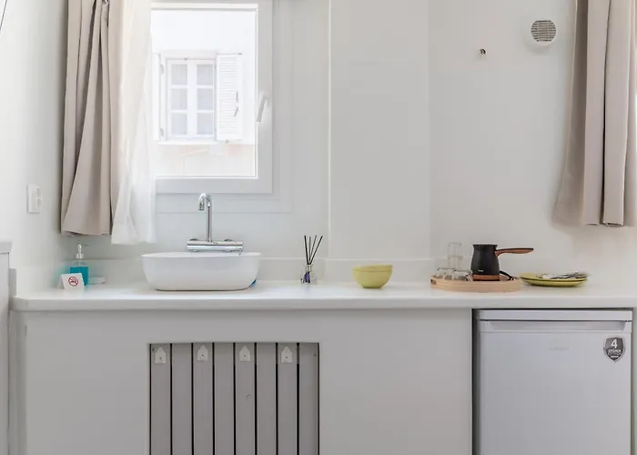 A Tinian 1 Konukevi Tínos