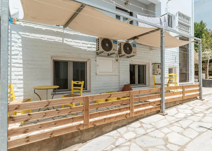 A Tinian 1 Konukevi 3*